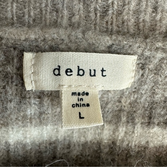 debut size Women’s Large Beige Striped Ruffle Sweater - Picture 9 of 12